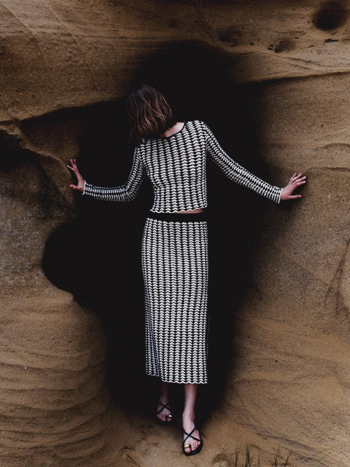 Totora Top | Black Totora Top | Black