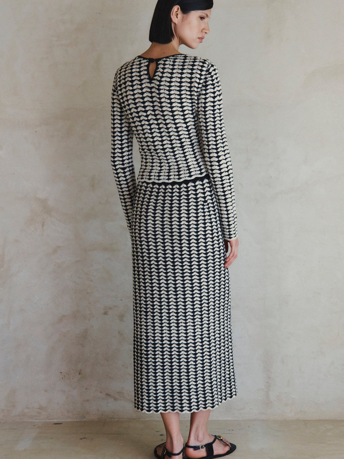 Totora Top | Black Totora Top | Black