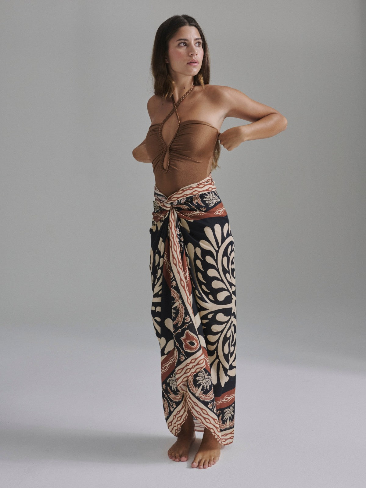 De La Falaise Cotton Silk Sarong | Black Arabesque De La Falaise Cotton Silk Sarong | Black Arabesque