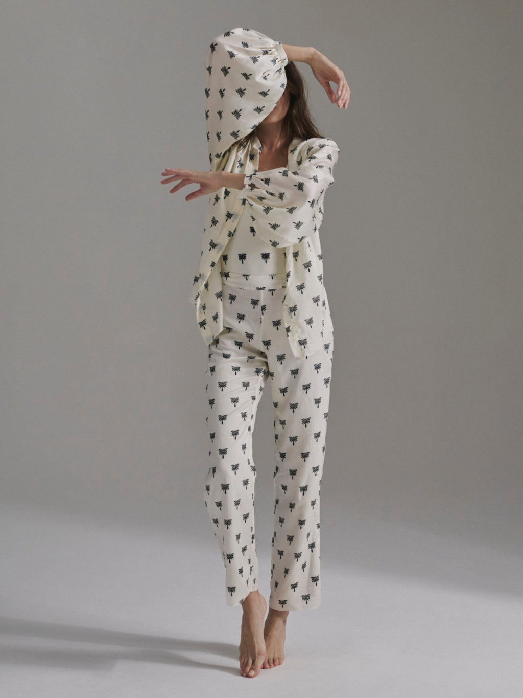 Santo Tomás Martellato Silk Pants | Ivory/Black Polka Palms