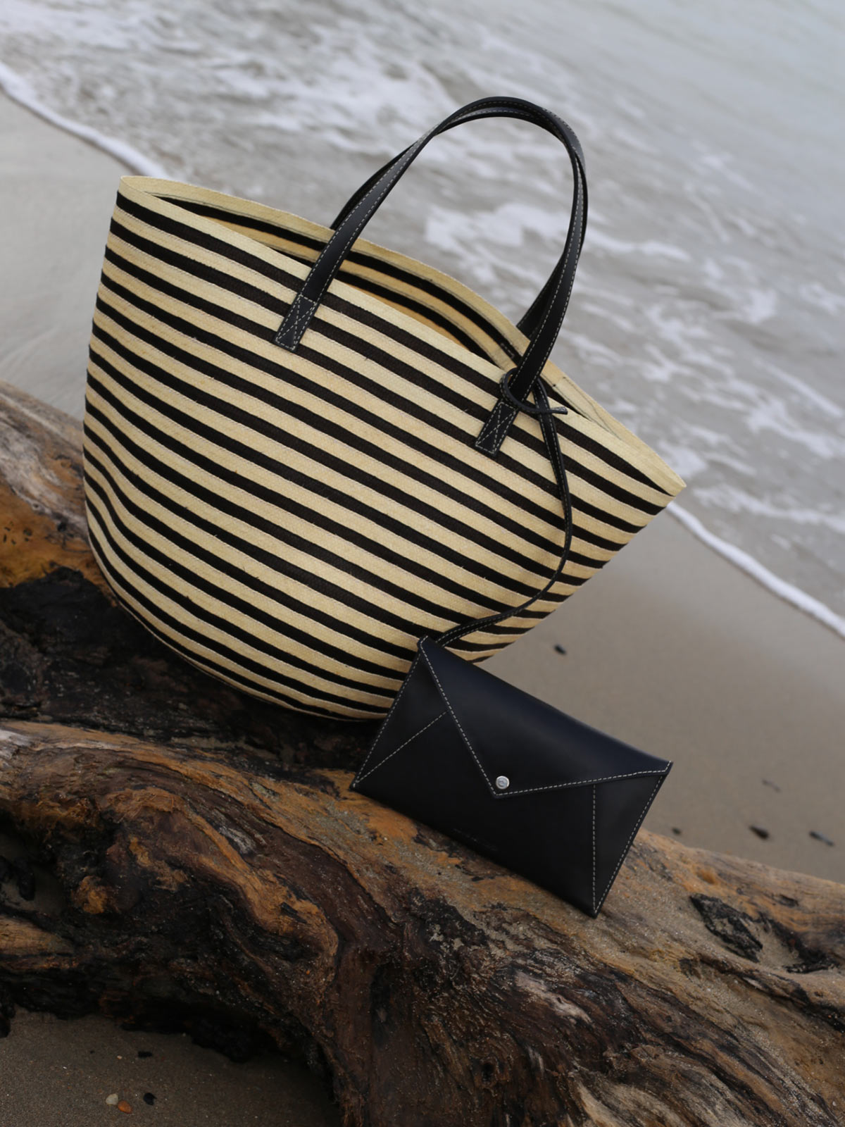 Marcial Handbag in Leather and Cana Flecha | Black Stripes Marcial Handbag in Leather and Cana Flecha | Black Stripes