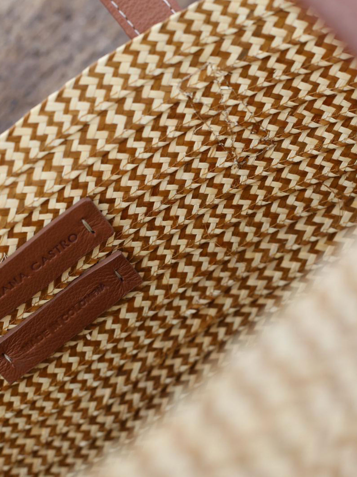 Marcial Handbag in Leather and Cana Flecha | Copper Zigzag Marcial Handbag in Leather and Cana Flecha | Copper Zigzag