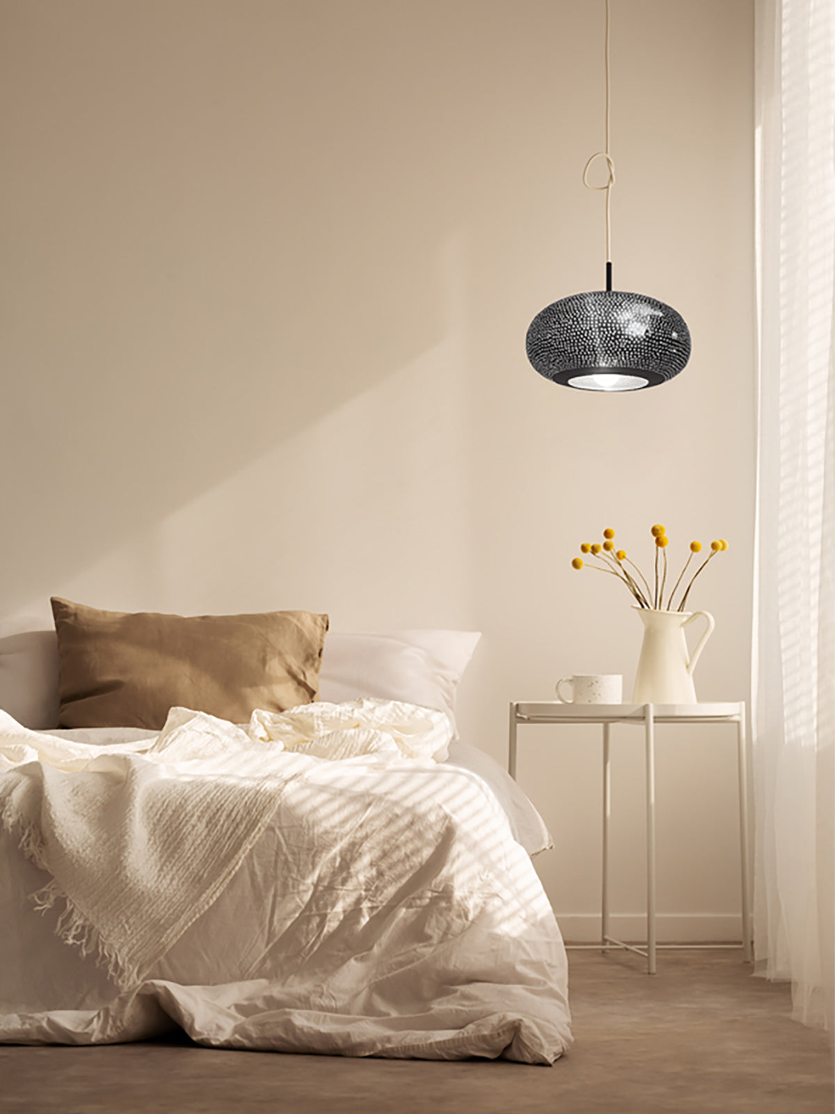 Lila Saucer Suspension Lila Saucer Suspension