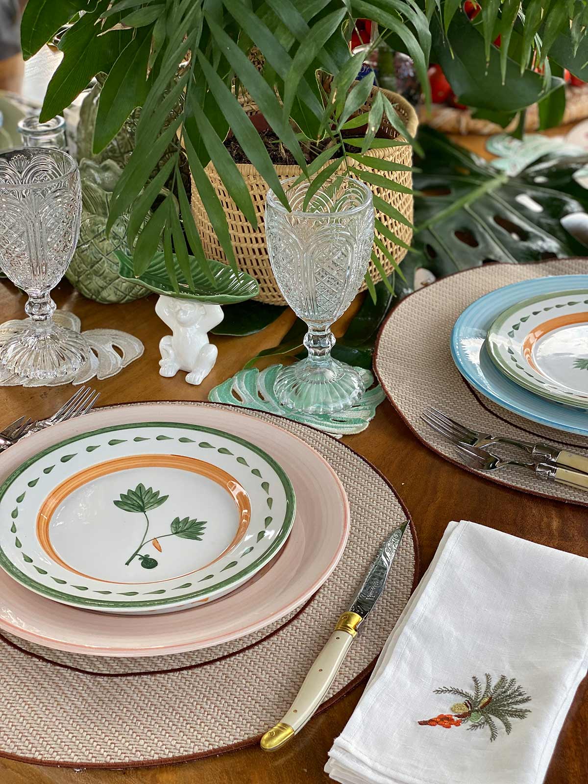 Embroidered Linen Napkins | Ivory Palm Tree Embroidered Linen Napkins | Ivory Palm Tree