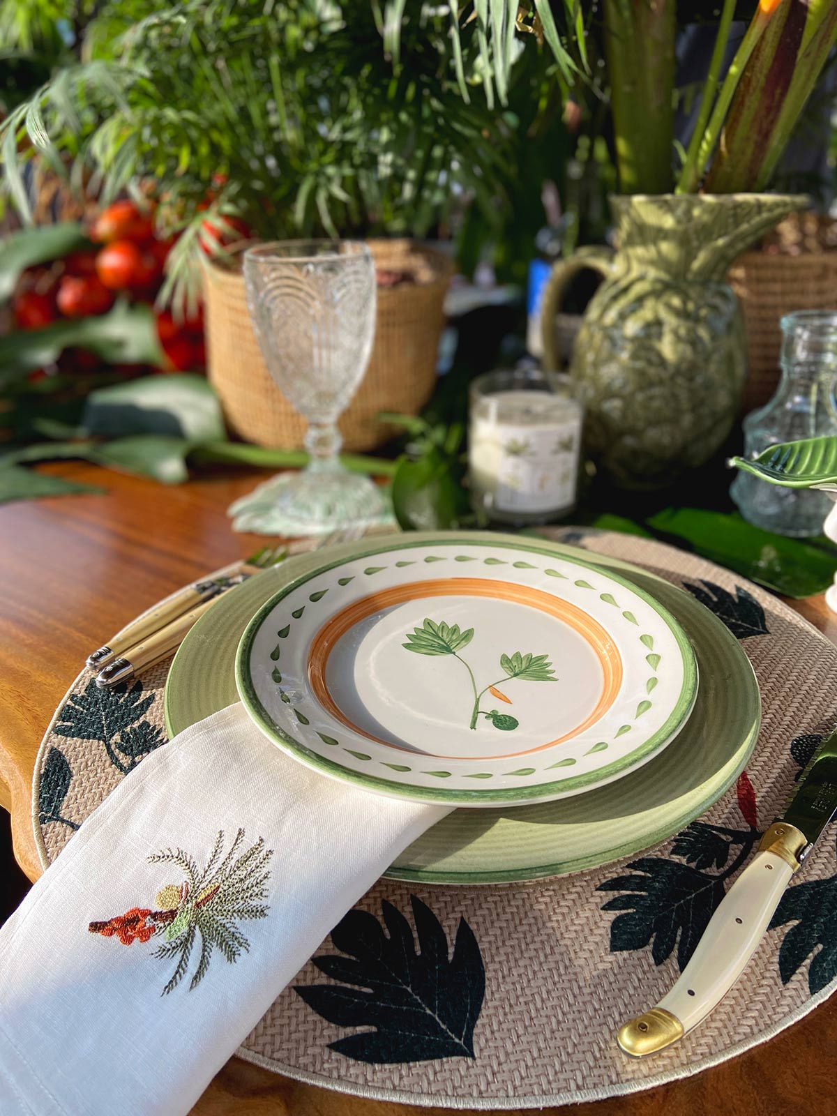 Embroidered Linen Napkins | Ivory Palm Tree Embroidered Linen Napkins | Ivory Palm Tree