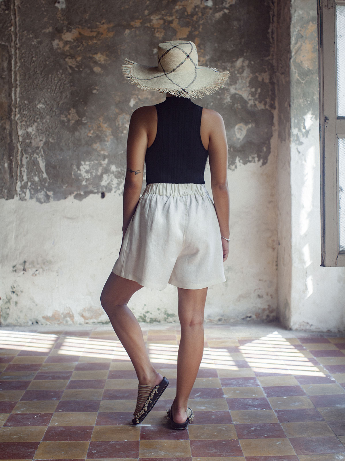 Sierpe Shorts | White - Fashionkind