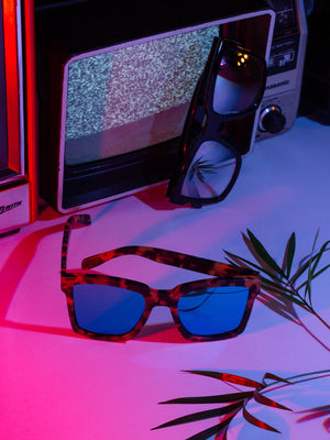 Big TV 05 | Matte Sand Tortoise/Neon Blue Mirror Lens Big TV 05 | Matte Sand Tortoise/Neon Blue Mirror Lens